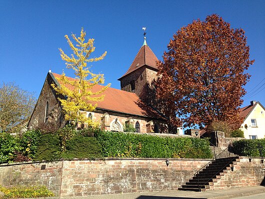 Martinskirche Großbundenbach Südseite; Foto: Pfr. Milan Unbehend